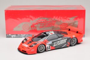 McLaren F1 GTR Lark #44 Tsuchiya / Ayles 24 Hours of Le Mans 1997 Minichamps 1:18 530133744 Fém – 8. kép a 8-ből