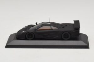 McLaren F1 GTR Longtail Fekete Matt 1997 Minichamps 1:43 MCLAREN010 Fém – 3. kép a 4-ből