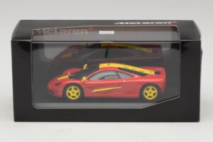 McLaren F1 Piros Sárga Csíkokkal Minichamps 1:43 MCLAREN006 Fém – 4. kép a 4-ből
