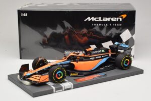 McLaren MCL36 #3 D. Ricciardo Bahrain GP 2022 Minichamps 1:18 537221803 Fém – 2. kép a 7-ből