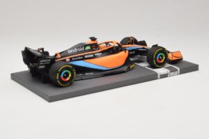 McLaren MCL36 #3 D. Ricciardo Bahrain GP 2022 Minichamps 1:18 537221803 Fém – 6. kép a 7-ből