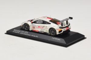 McLaren MP4-12C GT3 #11 Art Grand Prix Leclerc / Parisy 24 Hours of Spa 2013 Minichamps 1:43 437131311 Fém – 3. kép a 4-ből