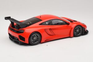 McLaren MP4-12C GT3 Piros 2013 Minichamps 1:18 151121392 Fém – 2. kép a 6-ből
