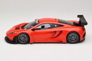 McLaren MP4-12C GT3 Piros 2013 Minichamps 1:18 151121392 Fém – 3. kép a 6-ből