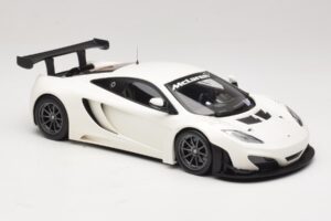 McLaren MP4-12C GT3 Fehér 2013 Minichamps 1:18 151121394 Fém – 4. kép a 6-ből