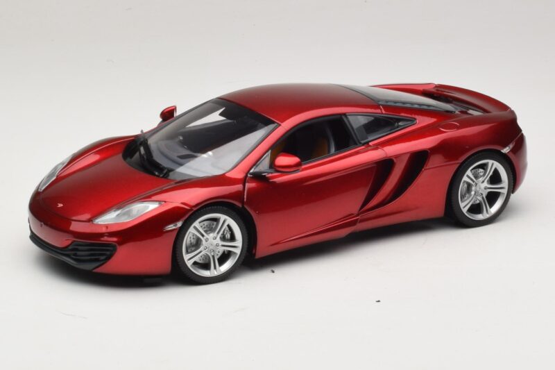 McLaren MP4-12C Piros Metál Minichamps 1:18 110133022 Fém