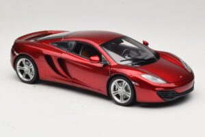 McLaren MP4-12C Piros Metál Minichamps 1:18 110133022 Fém – 6. kép a 8-ből
