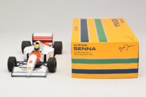 McLaren MP4/8 Ford #8 A. Senna Winner Japanese GP 1993 Minichamps 1:18 540931878 Fém – 3. kép a 7-ből