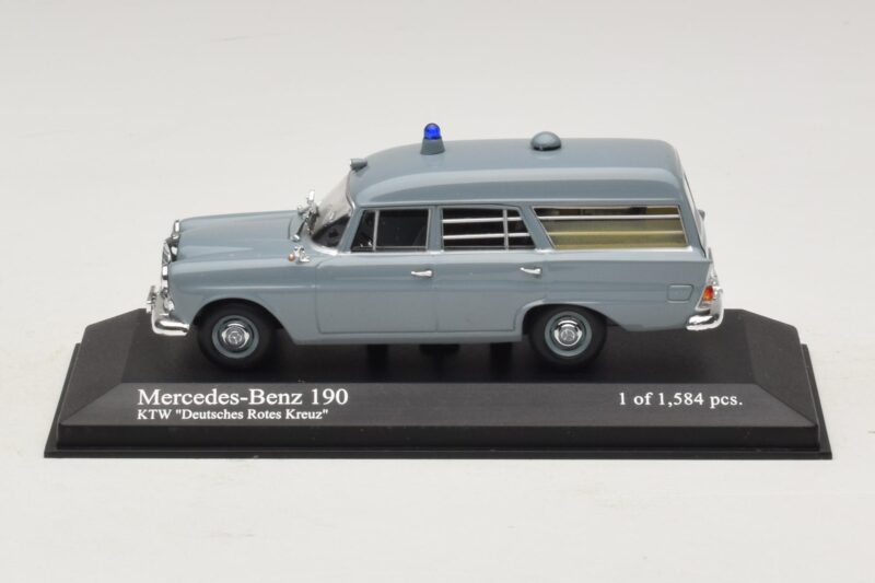 Mercedes 190 W110 Mentőautó DRK Minichamps 1:43 Mercedes 190 W110 Mentőautó DRK Minichamps 1:43 400037270 Fém