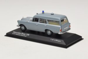 Mercedes 190 W110 Mentőautó DRK Minichamps 1:43 400037270 Fém – 3. kép a 4-ből