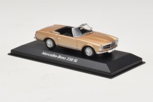 Mercedes 230 SL W113 Arany Metál Maxichamps 1:43 940032230 Fém – 3. kép a 4-ből