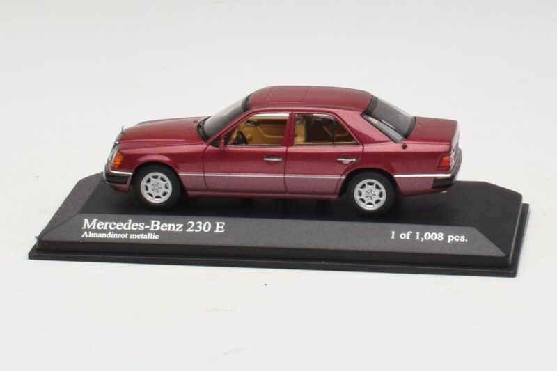 Mercedes 230E W124 Piros Metál Minichamps 1:43 400037001 Fém