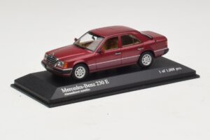 Mercedes 230E W124 Piros Metál Minichamps 1:43 400037001 Fém – 2. kép a 4-ből