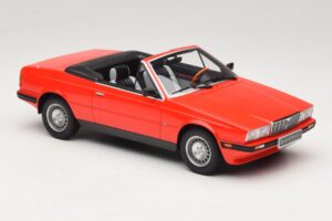 Mercedes 300 Kabrió Sötétvörös Minichamps 1:43 437032131 Fém – 4. kép a 6-ből