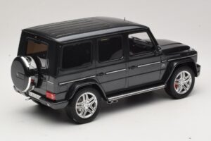 Mercedes AMG G63 W463 Fekete GT Spirit 1:18 GT035 Gyanta – 2. kép a 6-ből