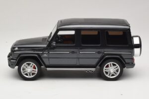 Mercedes AMG G63 W463 Fekete GT Spirit 1:18 GT035 Gyanta – 3. kép a 6-ből