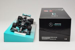 Mercedes AMG Petronas W11 EQ Performance #44 L. Hamilton 91st F1 Win Eifel GP 2020 Minichamps 1:18 113201144 Fém – 6. kép a 6-ből