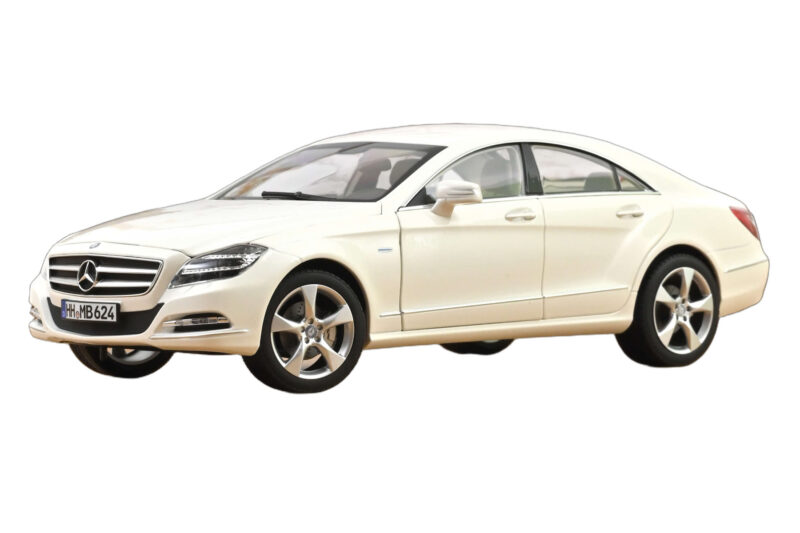 Mercedes CLS C218 Kupé Brilliant White Metallic Norev 1:18 Mercedes CLS C218 Kupé Brilliant White Metallic Norev 1:18 183943 Fém