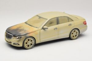 Mercedes E-Class W212 Kiégett Dubaj Művészautó Minichamps 1:18 MB008 Fém