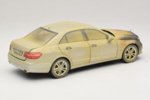 Mercedes E-Class W212 Kiégett Dubaj Művészautó Minichamps 1:18 MB008 Fém – 2. kép a 6-ből