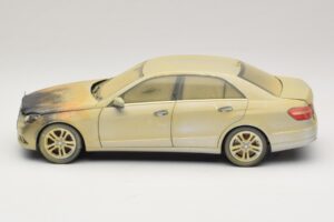 Mercedes E-Class W212 Kiégett Dubaj Művészautó Minichamps 1:18 MB008 Fém – 3. kép a 6-ből