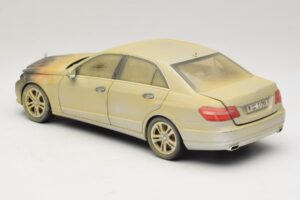 Mercedes E-Class W212 Kiégett Dubaj Művészautó Minichamps 1:18 MB008 Fém – 5. kép a 6-ből
