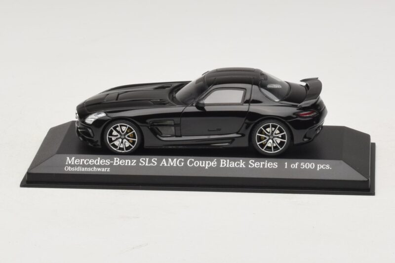 Mercedes SLS AMG C197 Black Series Fekete Metál Minichamps 1:43 Mercedes SLS AMG C197 Black Series Fekete Metál Minichamps 1:43 437033020 Fém