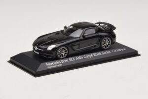 Mercedes SLS AMG C197 Black Series Fekete Metál Minichamps 1:43 437033020 Fém – 2. kép a 4-ből
