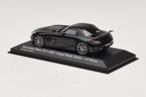 Mercedes SLS AMG C197 Black Series Fekete Metál Minichamps 1:43 437033020 Fém – 3. kép a 4-ből