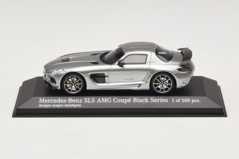 Mercedes SLS AMG C197 Black Series Szürke Metál Minichamps 1:43 437033024 Fém