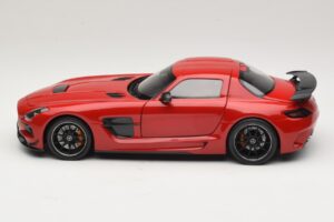 Mercedes SLS AMG C197 Black Series Piros Minichamps 1:18 110033022 Fém – 4. kép a 8-ből