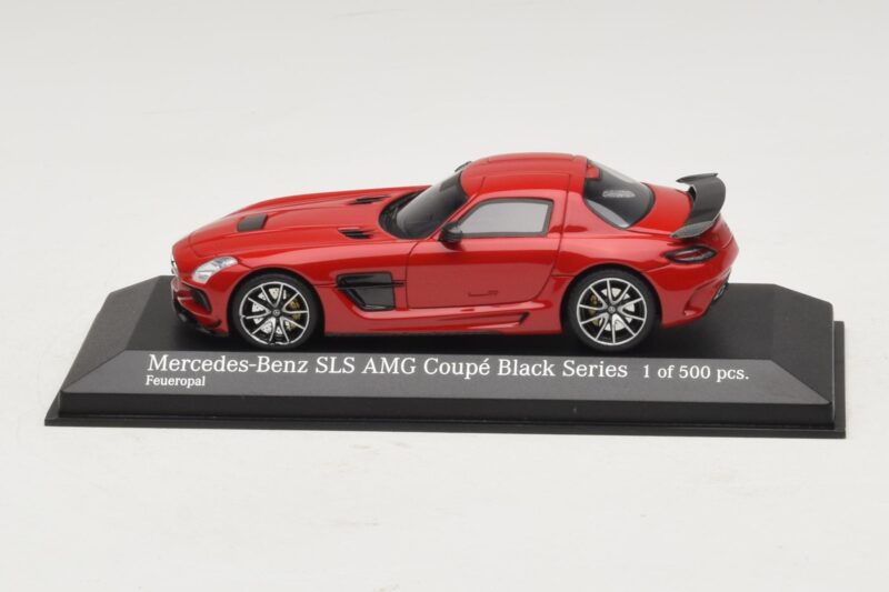 Mercedes SLS AMG C197 Black Series Piros Minichamps 1:43 Mercedes SLS AMG C197 Black Series Piros Minichamps 1:43 437033021 Fém