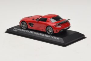 Mercedes SLS AMG C197 Black Series Piros Minichamps 1:43 437033021 Fém – 3. kép a 4-ből