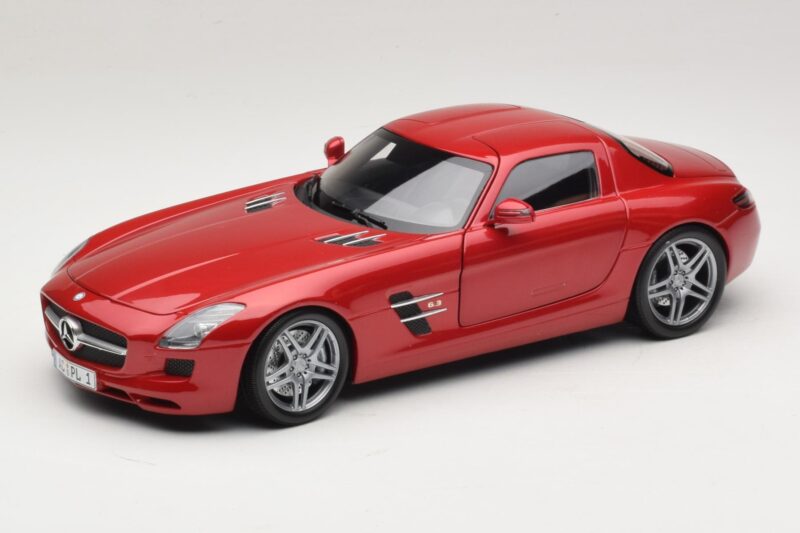 Mercedes SLS AMG C197 Piros Metál Minichamps 1:18 100039020 Fém
