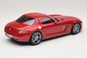 Mercedes SLS AMG C197 Piros Metál Minichamps 1:18 100039020 Fém – 3. kép a 8-ből