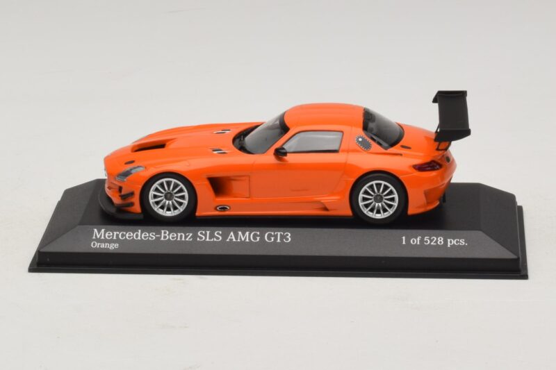 Mercedes SLS AMG GT3 Street Orange Minichamps 1:43 Mercedes SLS AMG GT3 Street Orange Minichamps 1:43 410113204 Fém