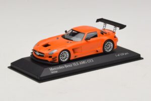 Mercedes SLS AMG GT3 Street Orange Minichamps 1:43 410113204 Fém – 2. kép a 4-ből