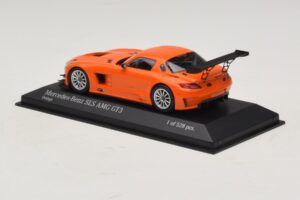 Mercedes SLS AMG GT3 Street Orange Minichamps 1:43 410113204 Fém – 3. kép a 4-ből
