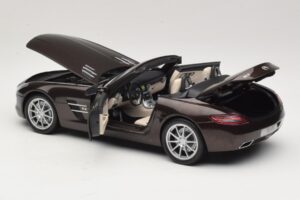 Mercedes SLS AMG Sepang Brown Minichamps 1:18 B66960080 Fém – 6. kép a 9-ből