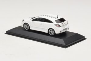 Opel Astra H OPC Nurburgring Edition Fehér Minichamps 1:43 ASTRA005 Fém – 3. kép a 4-ből