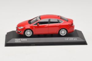 Opel Astra J Piros Minichamps 1:43 410042001 Fém