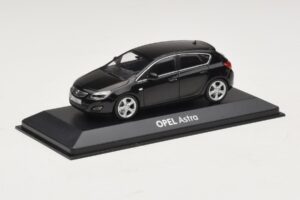 Opel Astra J Fekete Minichamps 1:43 ASTRA006 Fém – 2. kép a 4-ből