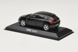 Opel Astra J Fekete Minichamps 1:43 ASTRA006 Fém – 3. kép a 4-ből