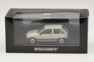 Opel Corsa A Világoszöld Metál Minichamps 1:43 CORSA001 Fém – 4. kép a 4-ből