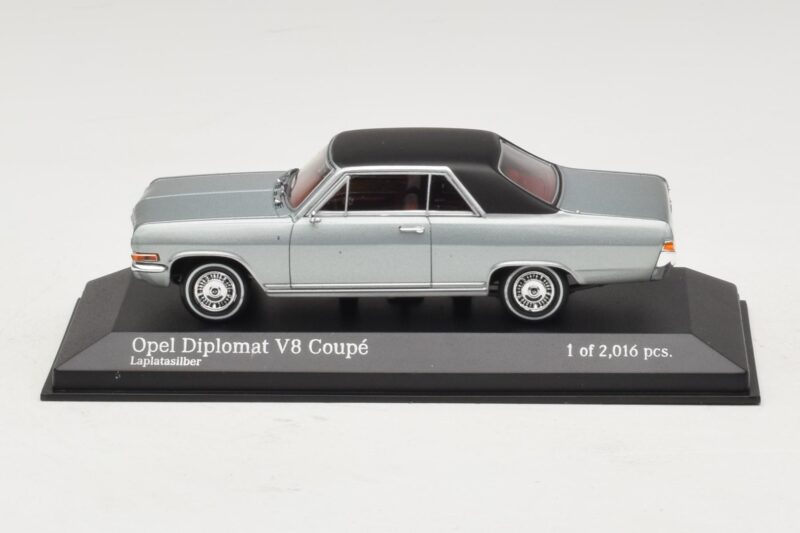 Opel Diplomat A V8 Coupe Ezüst Minichamps 1:43 Opel Diplomat A V8 Coupe Ezüst Minichamps 1:43 400048020 Fém