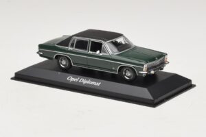 Opel Diplomat B Sötétzöld Maxichamps 1:43 940046070 Fém – 3. kép a 4-ből