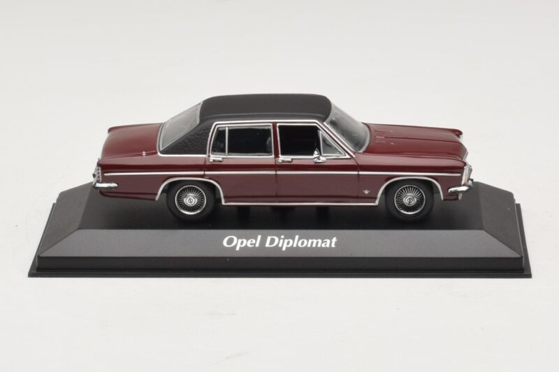 Opel Diplomat B Sötétpiros Maxichamps 1:43 940046071 Fém