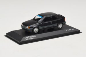 Opel Kadett E Black Metallic Minichamps 1:43 400045901 Fém – 2. kép a 4-ből