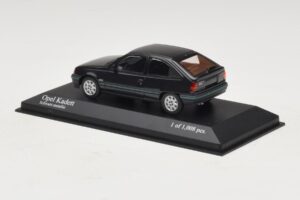 Opel Kadett E Black Metallic Minichamps 1:43 400045901 Fém – 3. kép a 4-ből