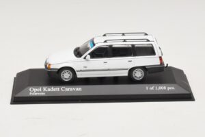 Opel Kadett E Caravan Fehér Minichamps 1:43 400045911 Fém
